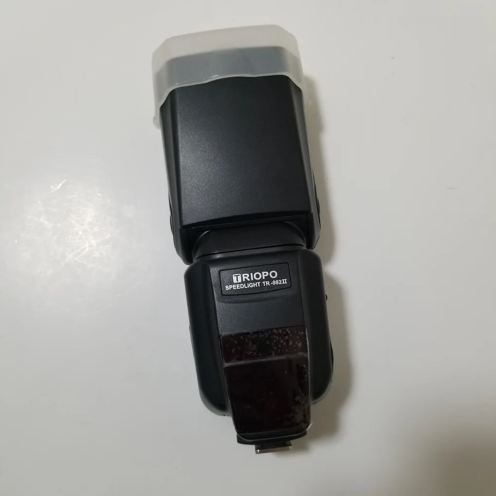 Triopo TR-982II Flash Speedlite Canon Wireless Master High-Speed 1/8000s NWT